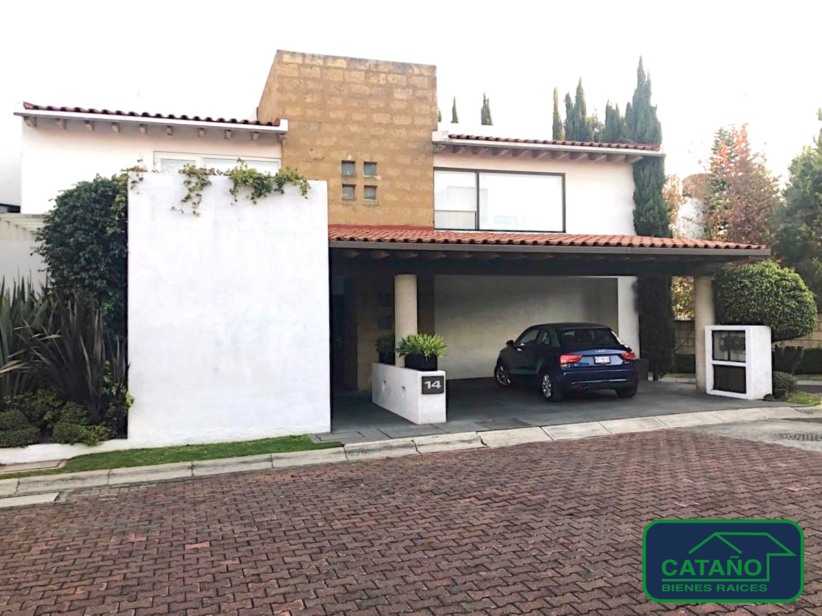 Ave. Barranca De Tarango - Preciosa casa en venta en fraccionamiento en  Lomas de Tarango - Cataño Bienes Raices