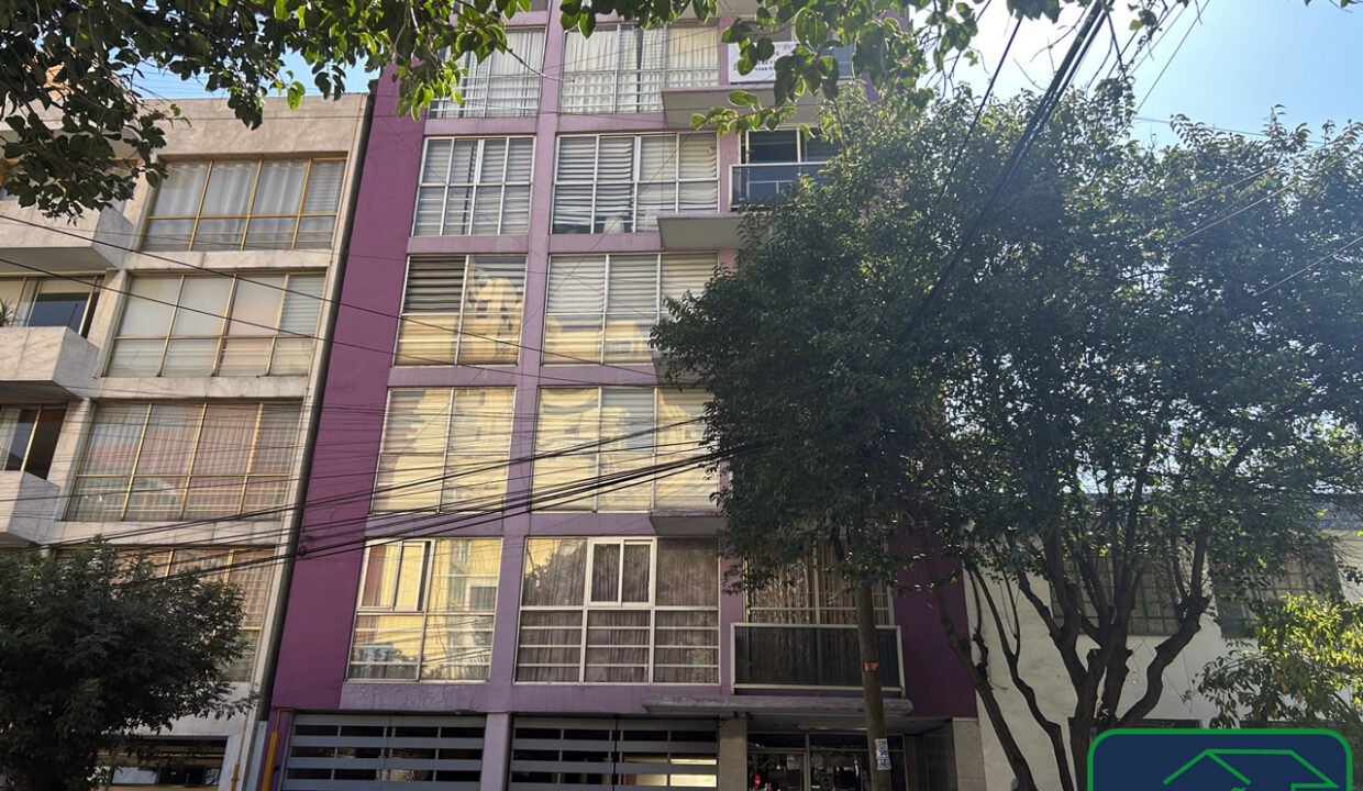 457216-Prieto-1