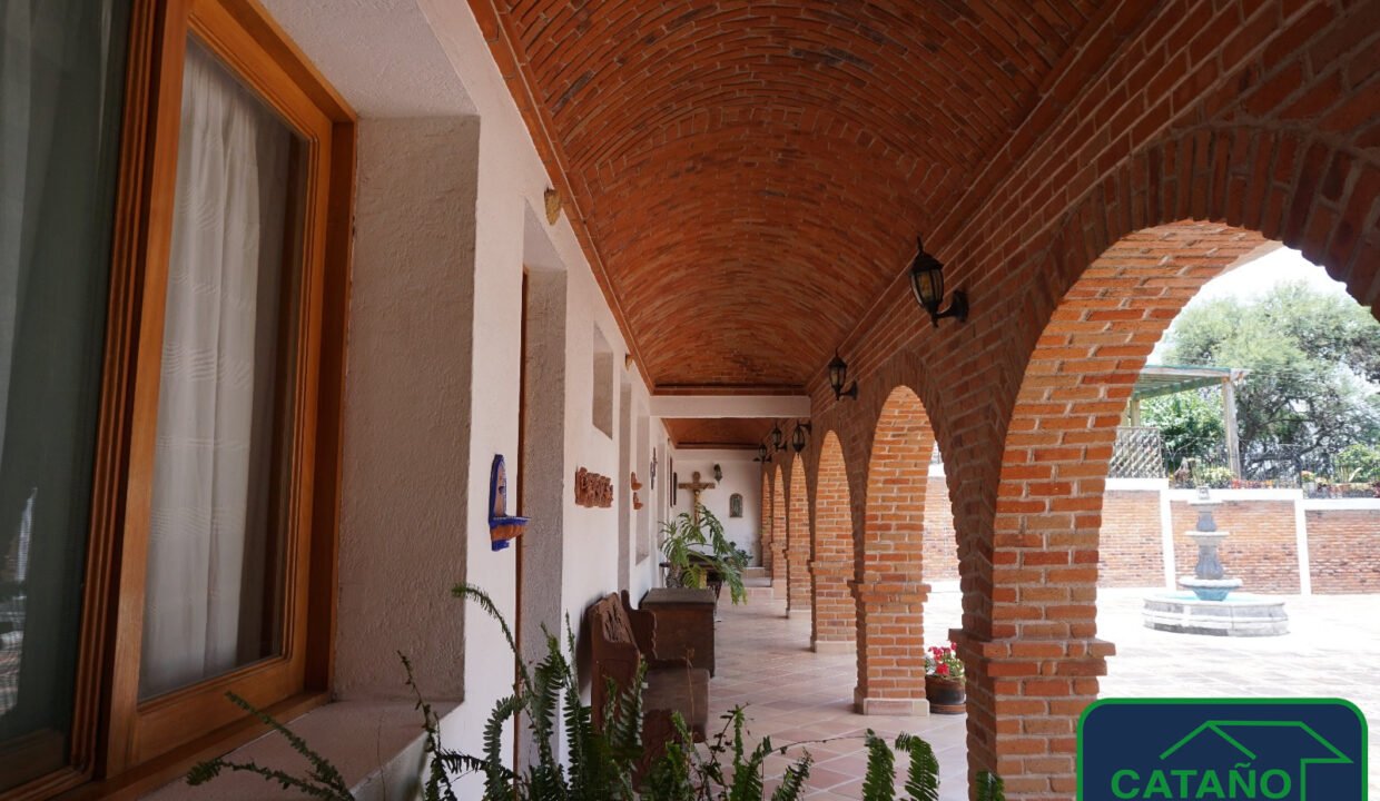 4589828-casa-calzadadelamedialuna-barriodesanjuan-tequisquiapan-venta-catanobienesraices-2