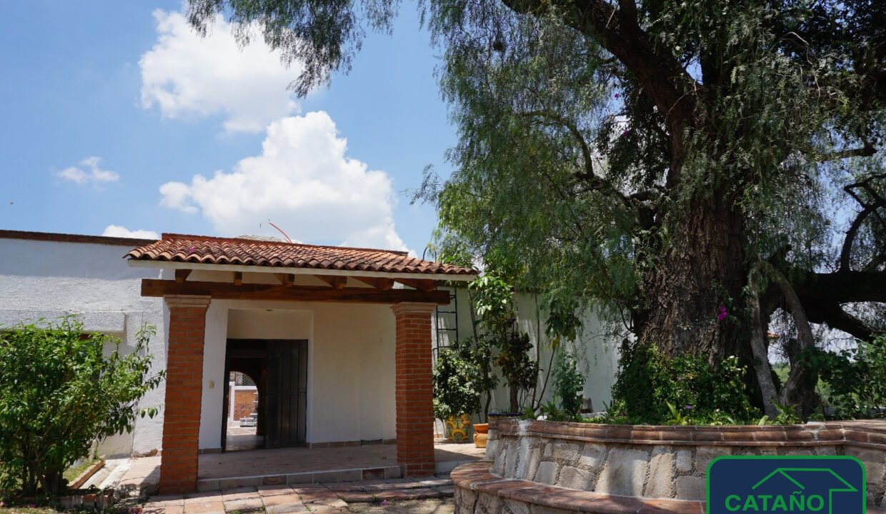 4589828-casa-calzadadelamedialuna-barriodesanjuan-tequisquiapan-venta-catanobienesraices-6