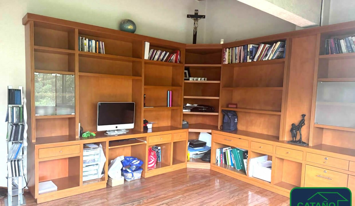 4571232-casa-calzadadelascarretas-colinasdelsur-venta-catanobienesraices-16