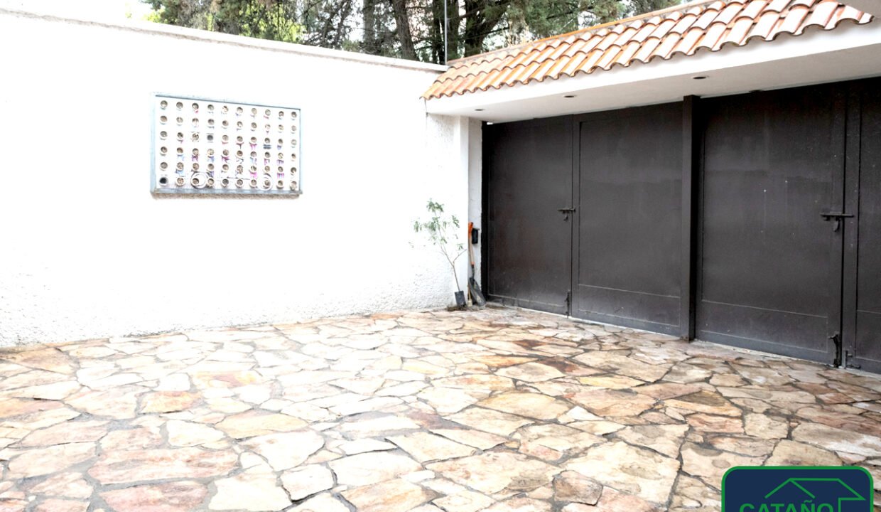 4571232-casa-calzadadelascarretas-colinasdelsur-venta-catanobienesraices-21