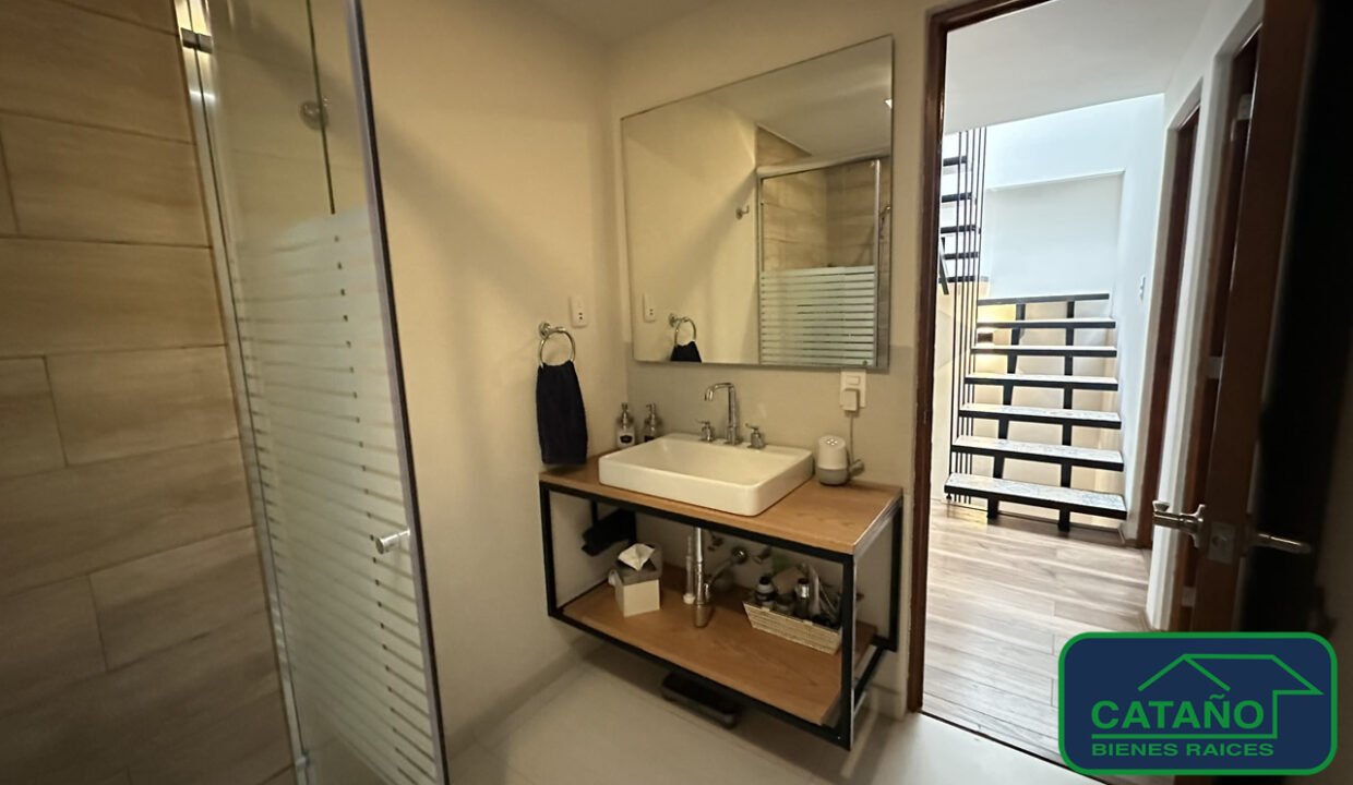 4592529-casaencondominio-loscolorines-ampliacioncandelaria-venta-catanobienesraices-23