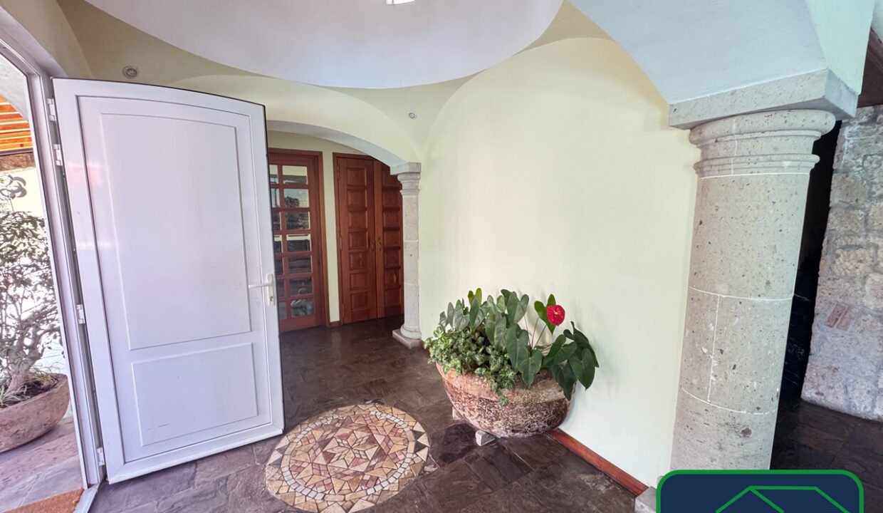 4595226-casa-avsanbernabe-sanjeronimolidice-venta-catanobienesraices-6