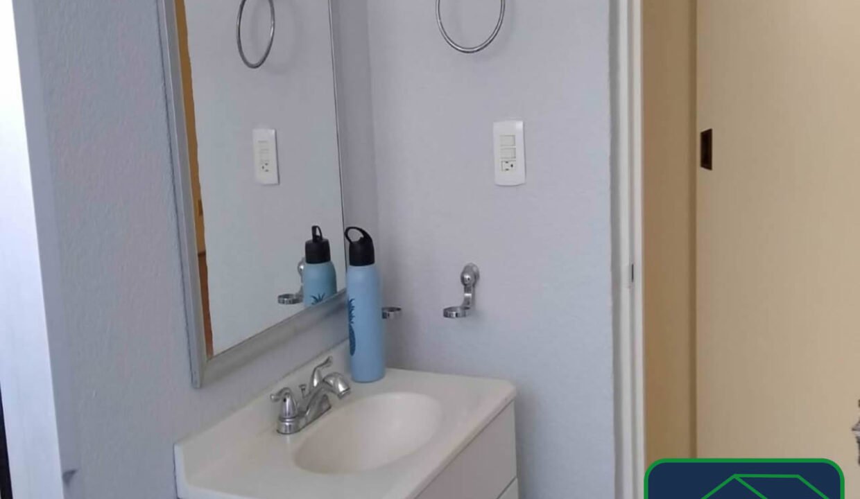 4605243-augustorodin-napoles-renta-catanobienesraices-11