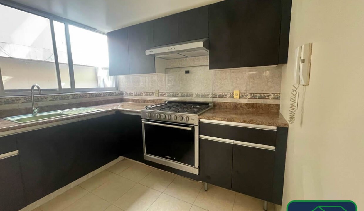 4605243-augustorodin-napoles-renta-catanobienesraices-6