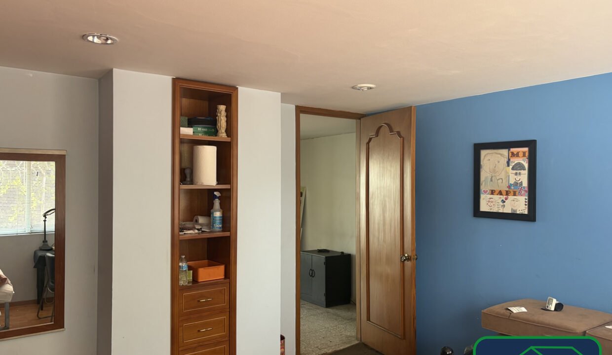 4609925-casa-londres-delcarmen-renta-catanobienesraices-11