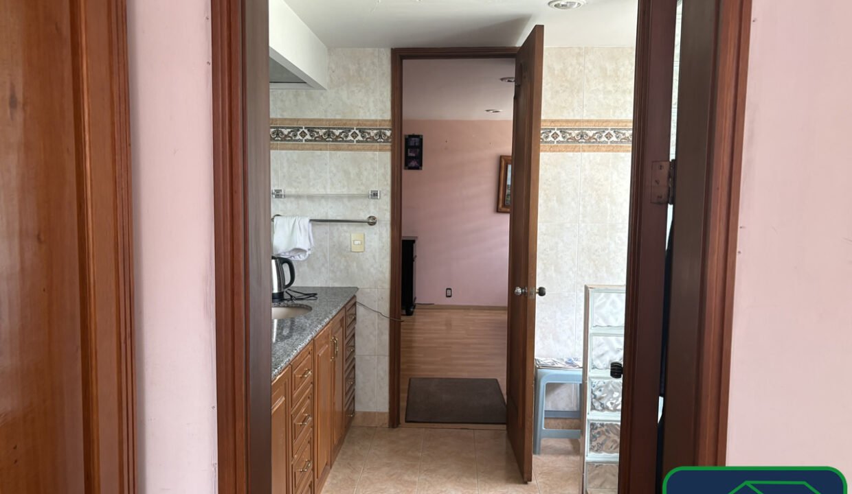 4609925-casa-londres-delcarmen-renta-catanobienesraices-12