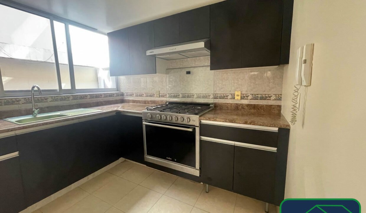 4605243-augustorodin-napoles-renta-catanobienesraices-4