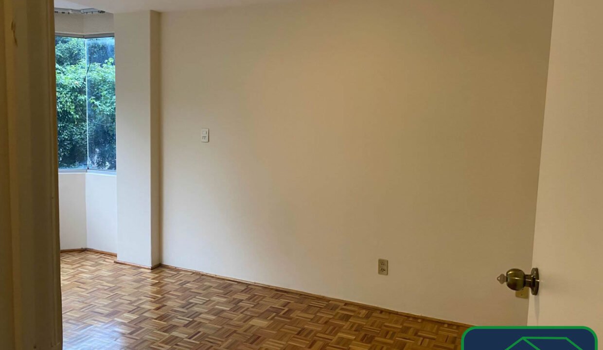 4605243-augustorodin-napoles-renta-catanobienesraices-9