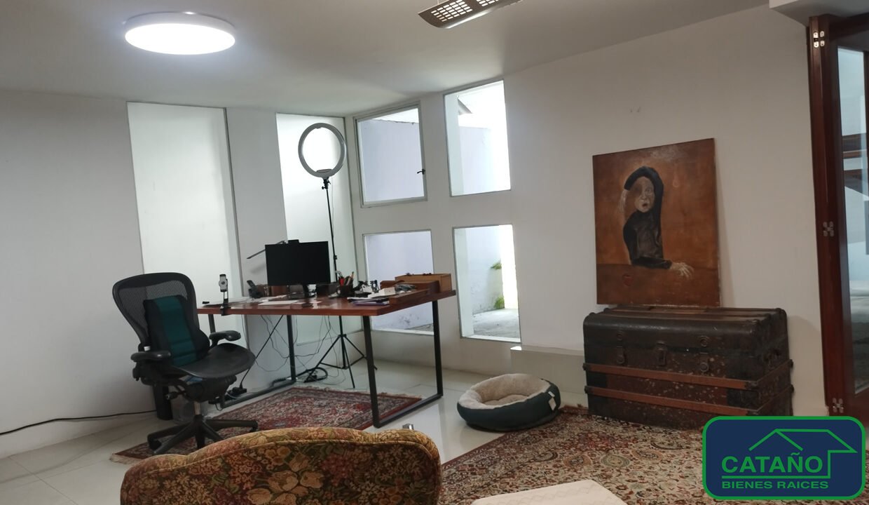4616930-casa-cerro2dosconejos-romerodeterreros-venta-catanobienesraices-23