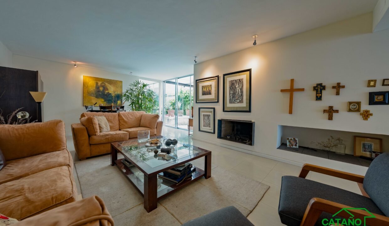 4616930-casa-cerro2dosconejos-romerodeterreros-venta-catanobienesraices-3