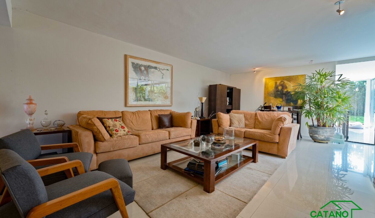 4616930-casa-cerro2dosconejos-romerodeterreros-venta-catanobienesraices-4