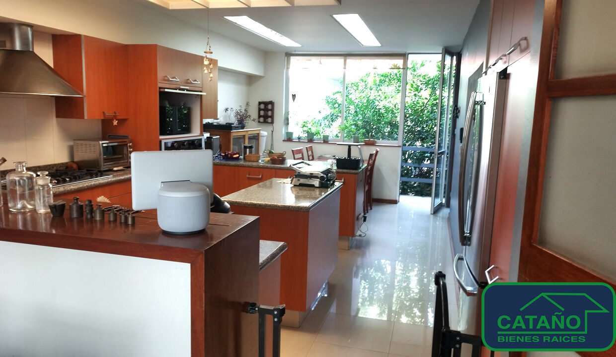 4616930-casa-cerro2dosconejos-romerodeterreros-venta-catanobienesraices-9