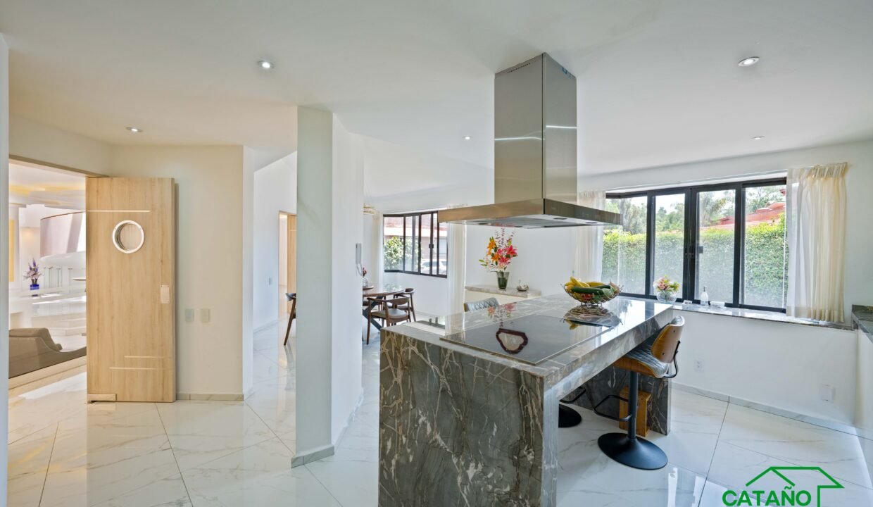 462116-casaencondominio-boulevarddelaluz-jardinesdelpedregal-venta-catanobienesraices-16