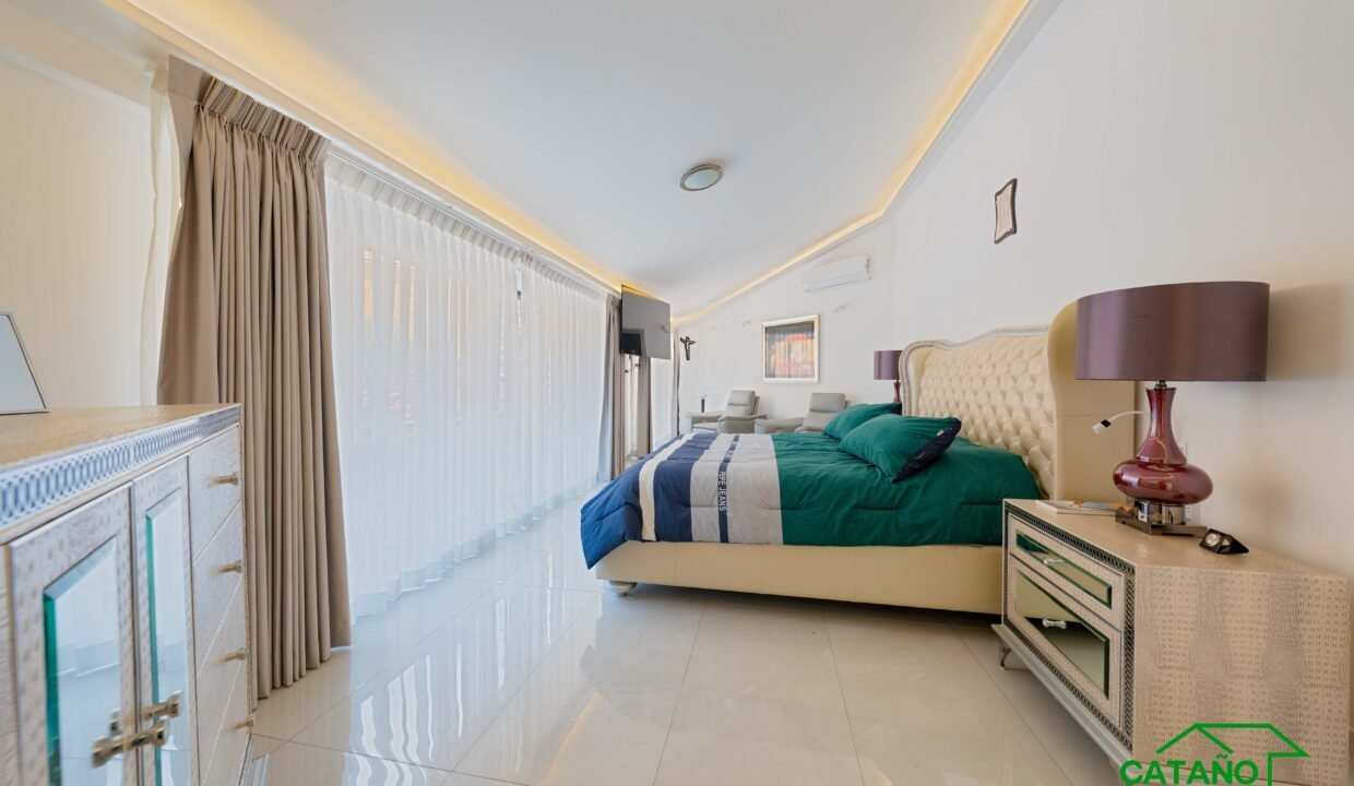 462116-casaencondominio-boulevarddelaluz-jardinesdelpedregal-venta-catanobienesraices-21