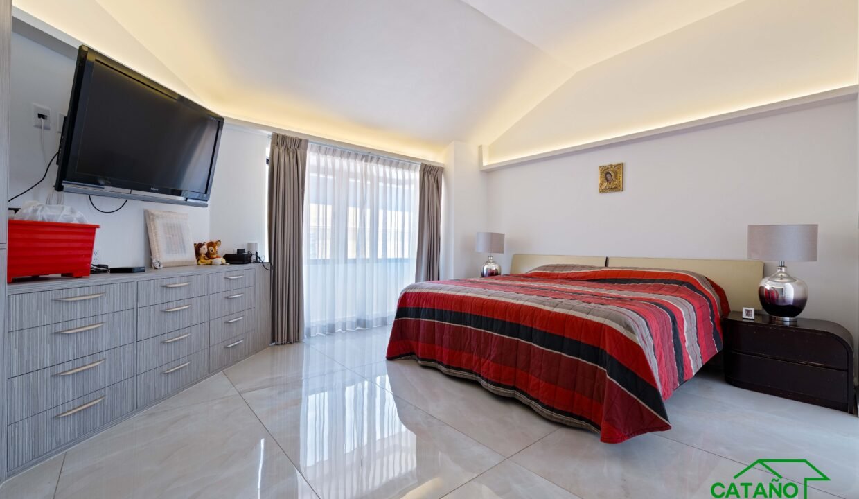 462116-casaencondominio-boulevarddelaluz-jardinesdelpedregal-venta-catanobienesraices-32