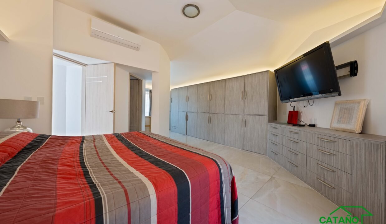 462116-casaencondominio-boulevarddelaluz-jardinesdelpedregal-venta-catanobienesraices-33