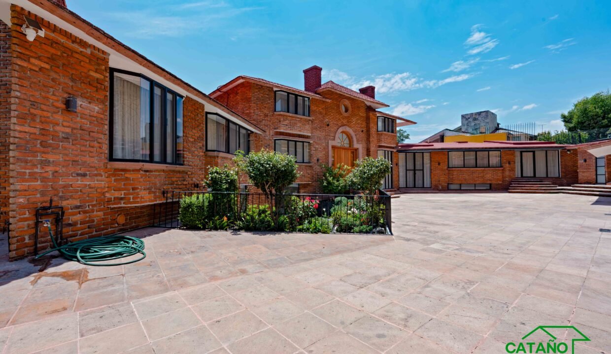 462116-casaencondominio-boulevarddelaluz-jardinesdelpedregal-venta-catanobienesraices-5