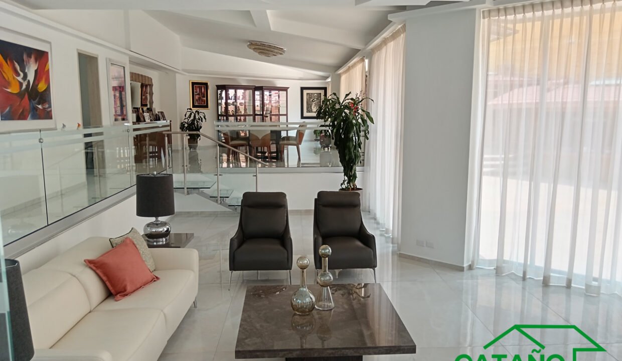 462116-casaencondominio-boulevarddelaluz-jardinesdelpedregal-venta-catanobienesraices-6