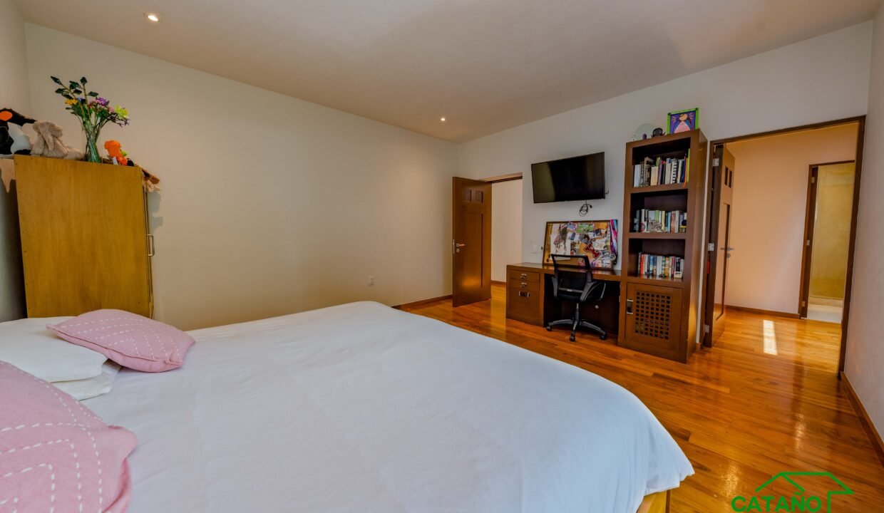 4625817-casaencondominio-barriosanfrancisco-venta-catanobienesraices-42